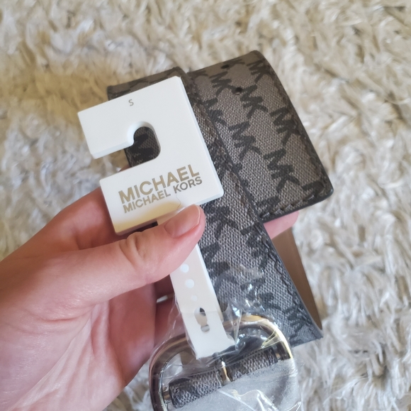 NWT Grey Michael Kors logo belt 1.75" size small - Picture 3 of 4